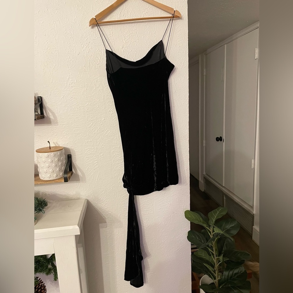 Cinq a Sept Ryder Black Velvet Asymmetrical Dress Size 8 - Picture 4 of 8